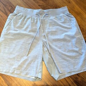 Lululemon Men's Gray Shorts 7"